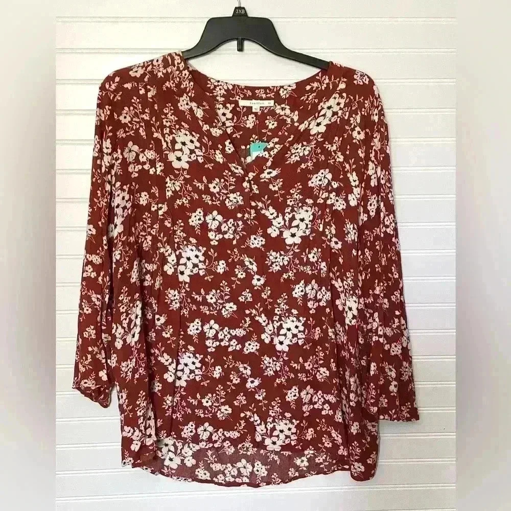 FUNZFUN NWT Red Floral Kearney Henley Top Blouse Size 3X floral Casual